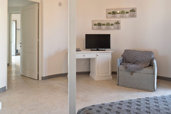 Room 6 of 44