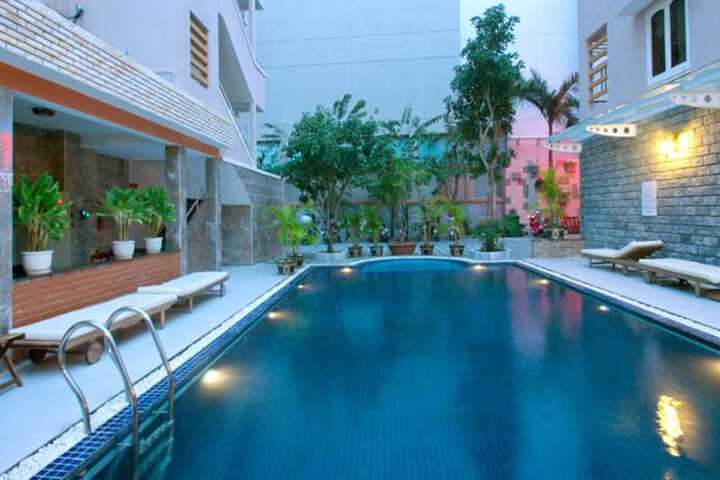 Pool Hotel