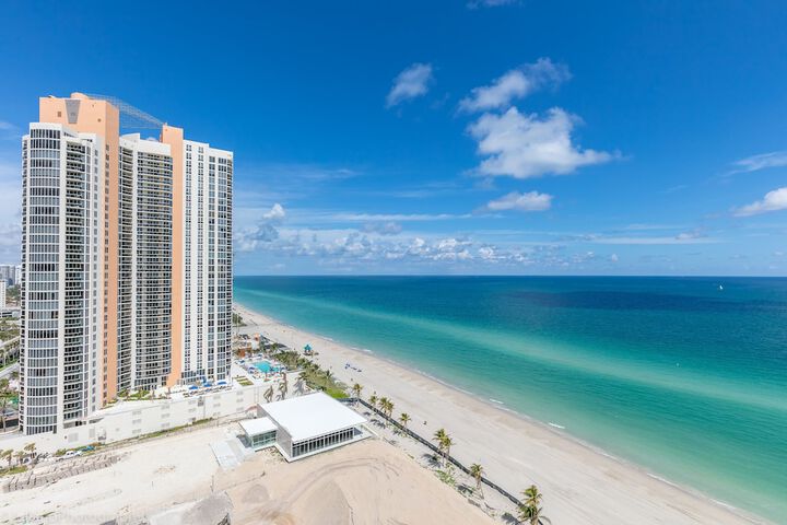 Beach/ocean view