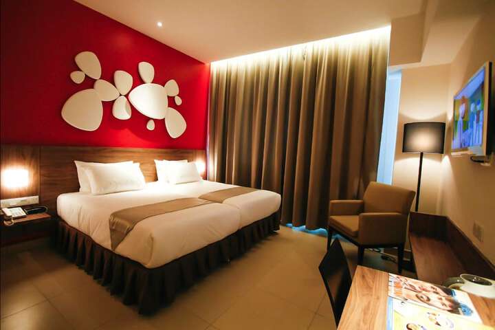 Room 8 of 39