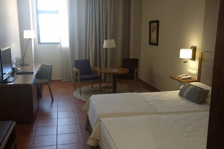 Room 19 of 97