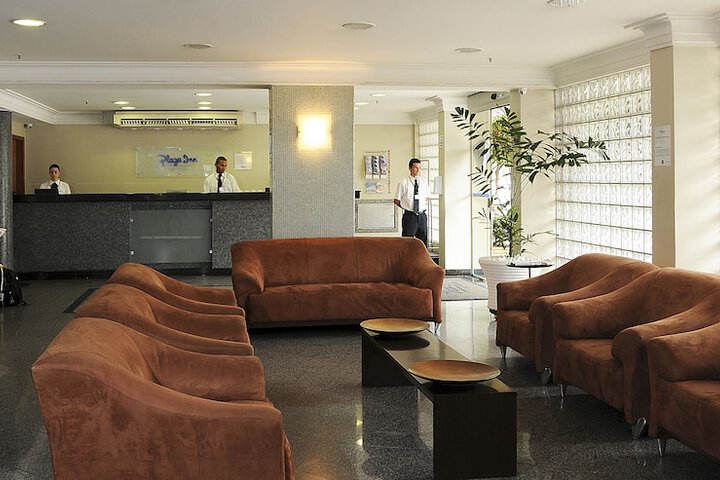 Lounge 53 of 93