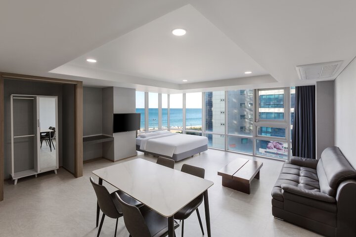 Room 89 of 124