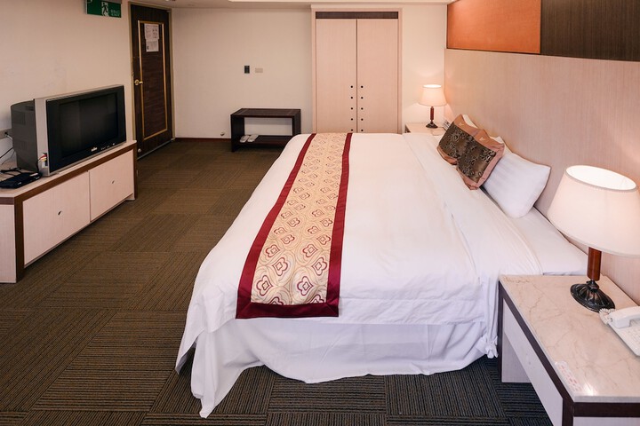 Room 17 of 60