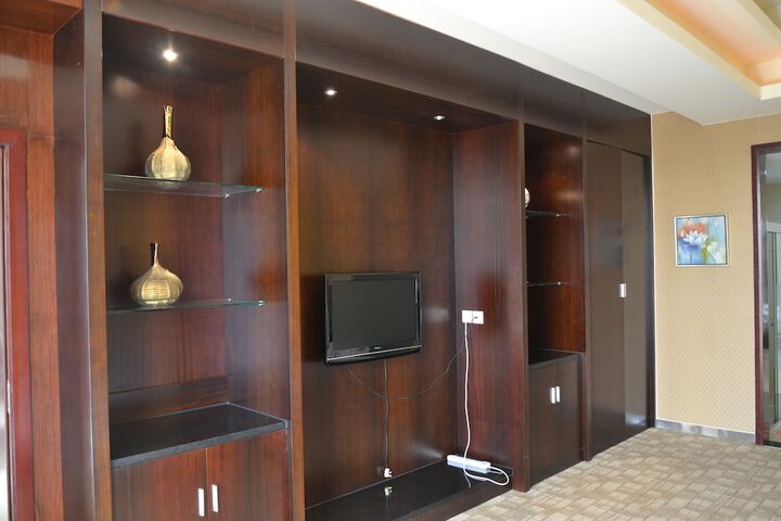 Room 25 of 48