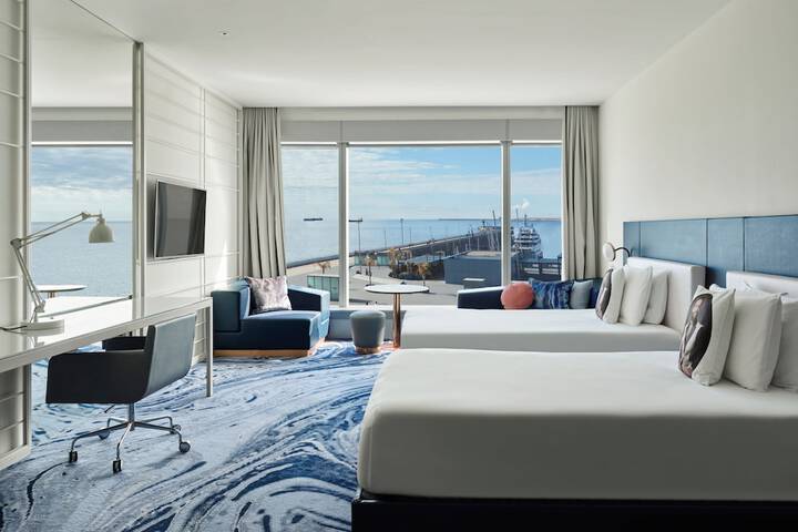 Room 34 of 246