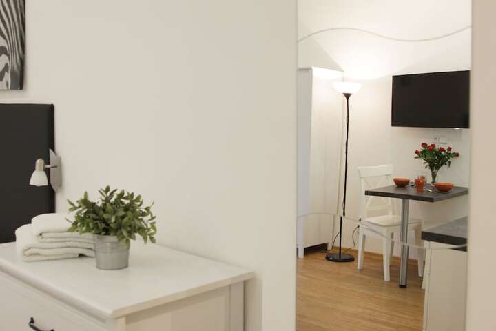 Room 9 of 43