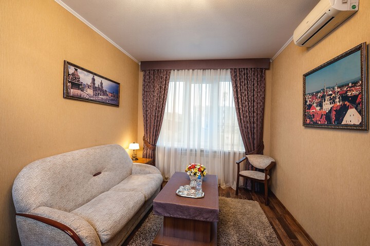 Room 25 of 63
