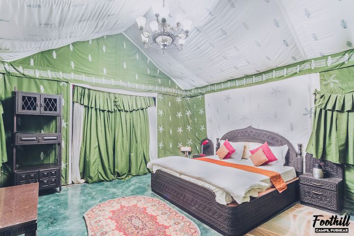 Room 14 of 106