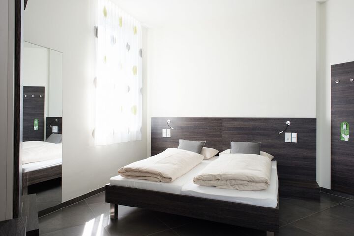 Room 34 of 60