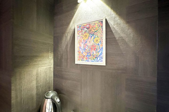 Room 17 of 32