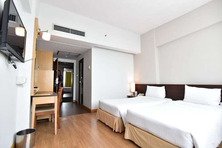 Room 30 of 84