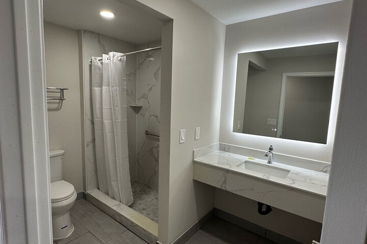 Signature Studio Suite (1 of 5)