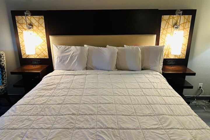 Room 8 of 23