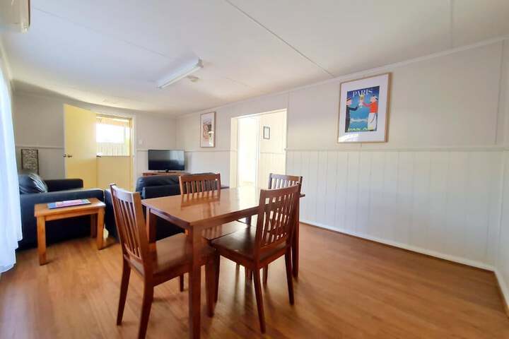Room 46 of 211