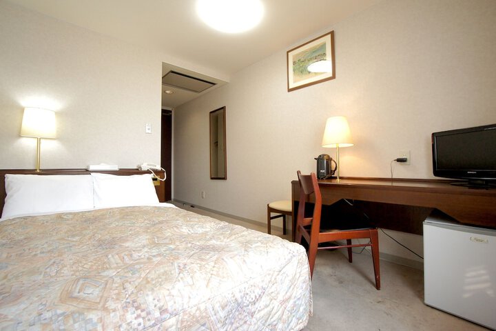 Room 6 of 37