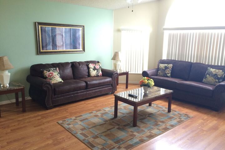 Room 42 of 195