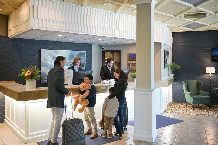 Hotel Interior 4 of 35