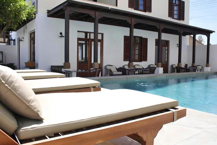 Pool 14 of 17
