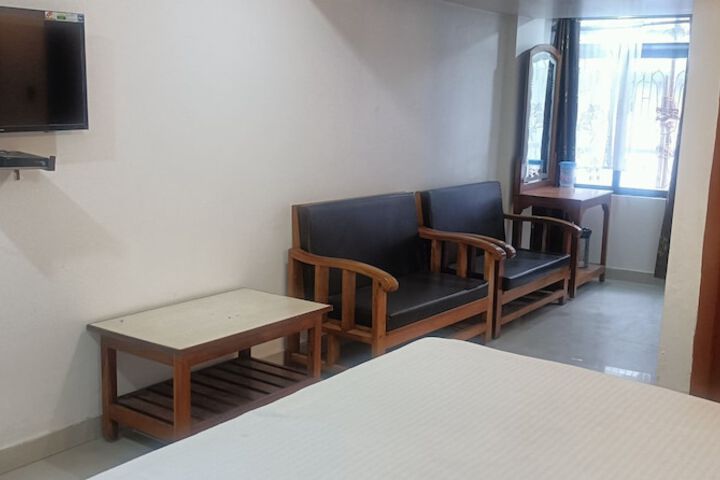 Room 17 of 38