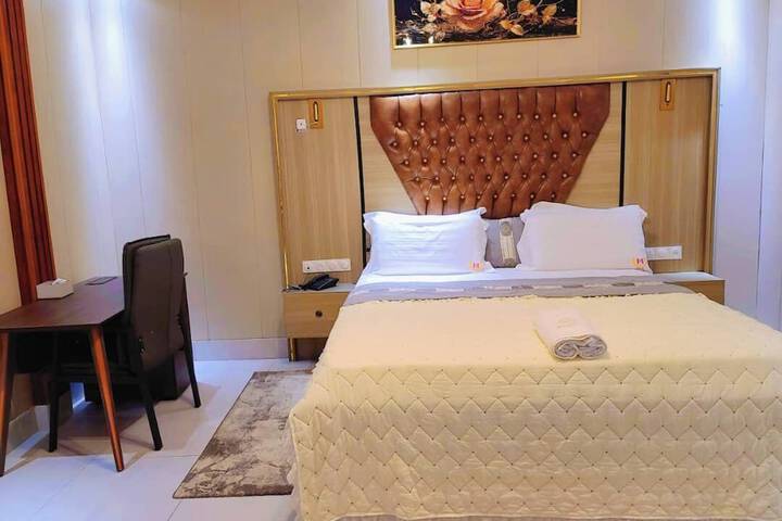 Room 5 of 29