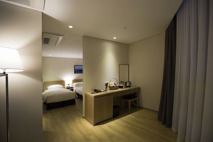 Room 29 of 66