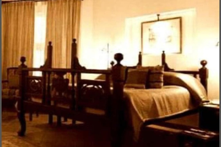 Room 9 of 41