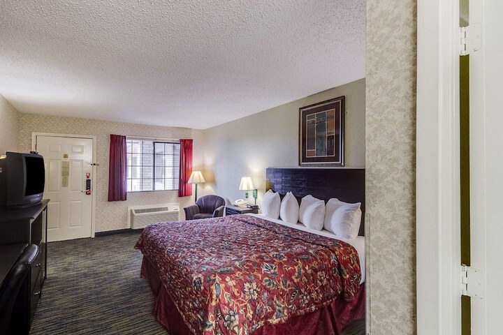 Room 7 of 23