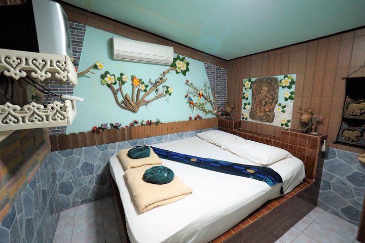 Room 4 of 42
