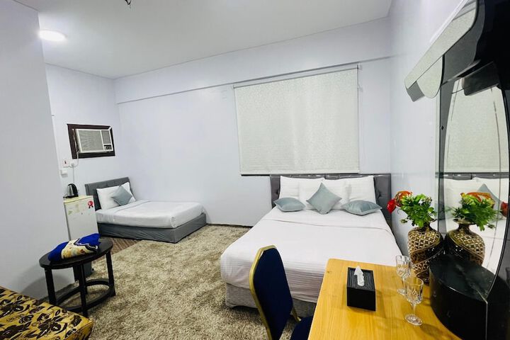 Room 8 of 14