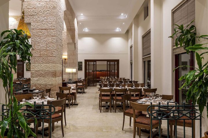 Dining 127 of 195