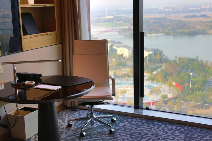 Room 31 of 100