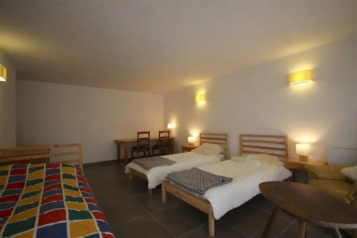 Room 2 of 11