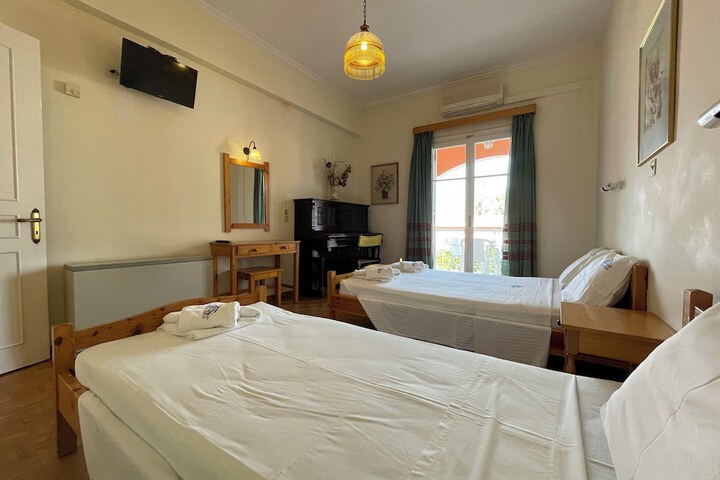 Room 48 of 121