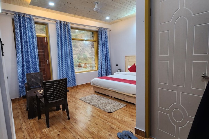 Room 5 of 44