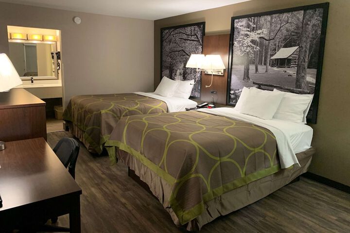 2 Queen Beds (6 of 6)