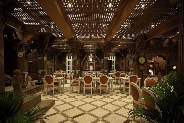 Dining 19 of 23