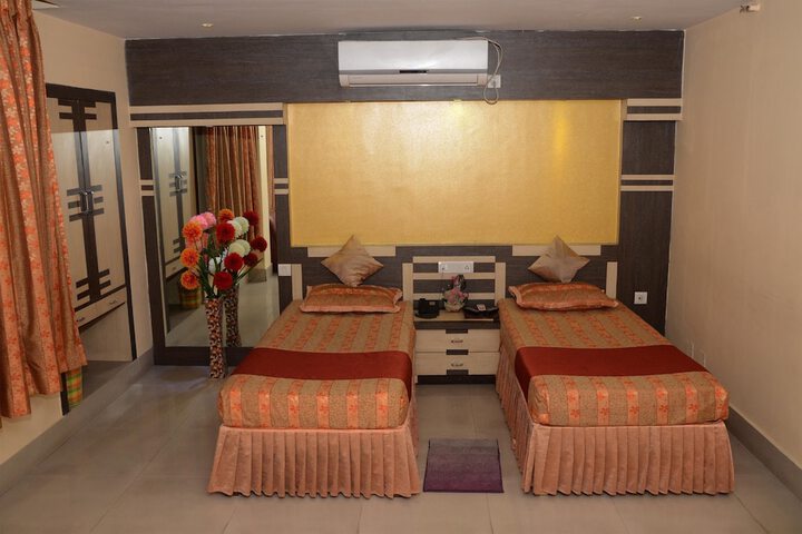 Room 4 of 70