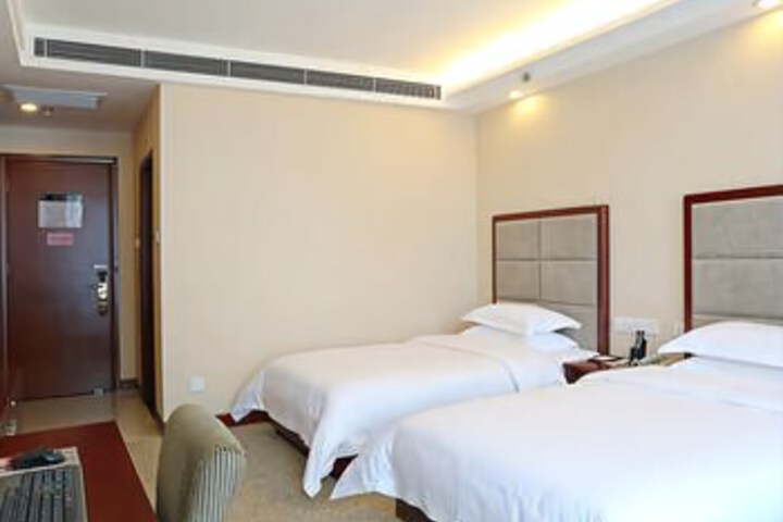 Room 6 of 6