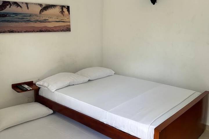 Room 4 of 10