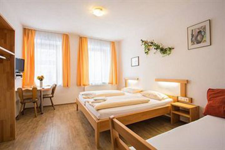 Room 8 of 20