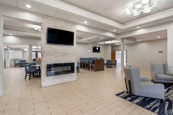 Entrance & Lobby