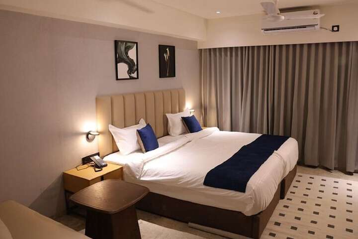 Room 10 of 53