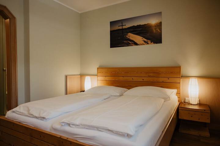 Room 13 of 102