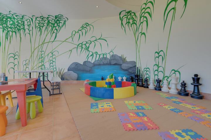 Childrens Activities 169 of 411