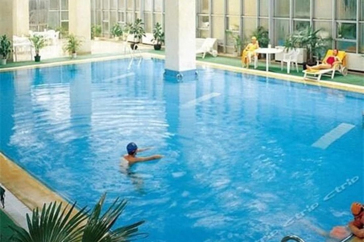 Hotel with Pool