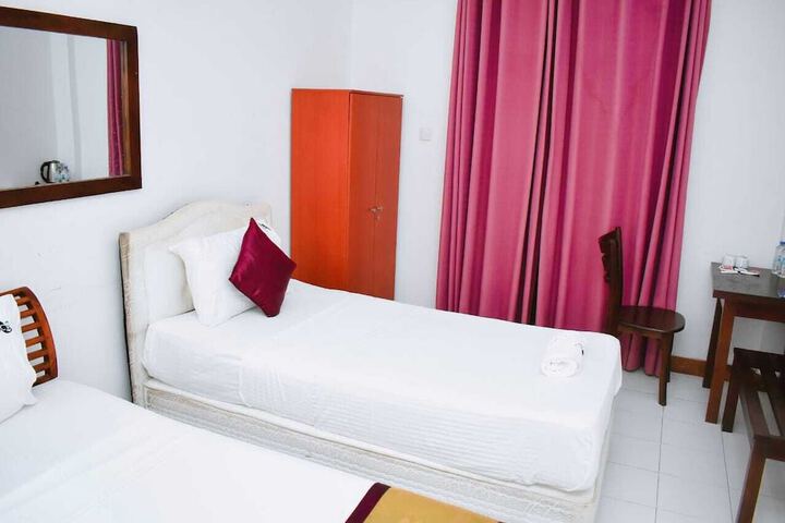 Room 18 of 29