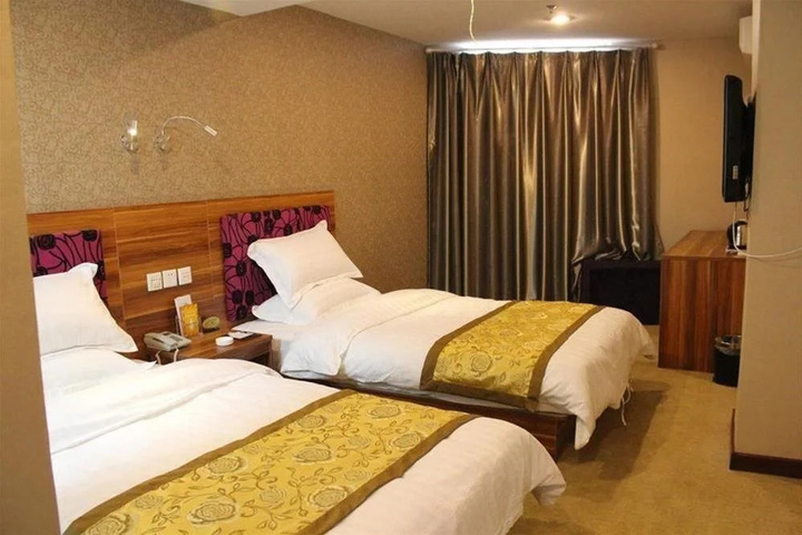 Room 3 of 12