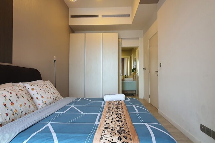 Room 27 of 226