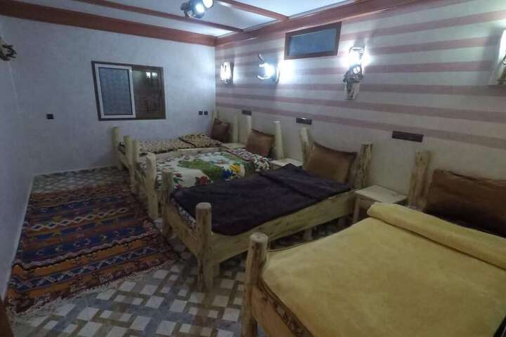 Room 6 of 40